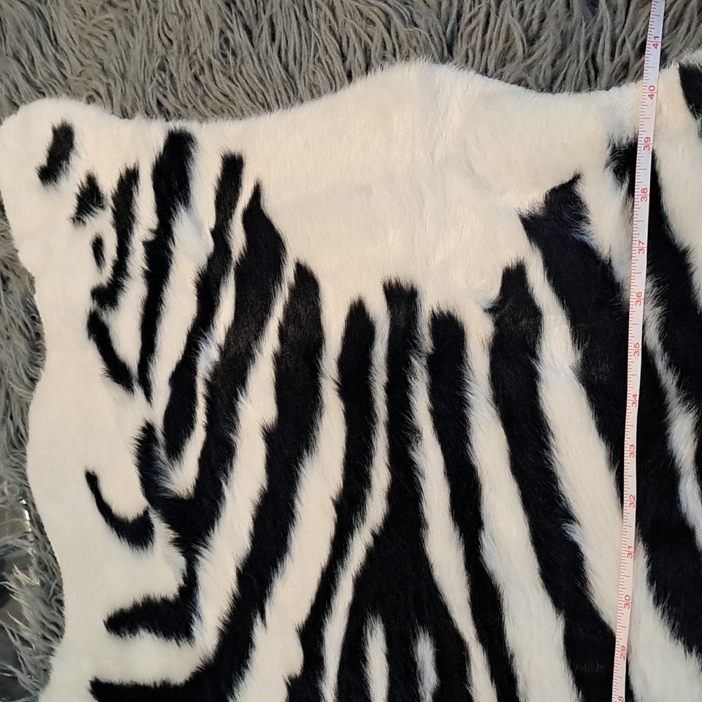 SEXY ZEBRA RUG - Picture 4 of 8